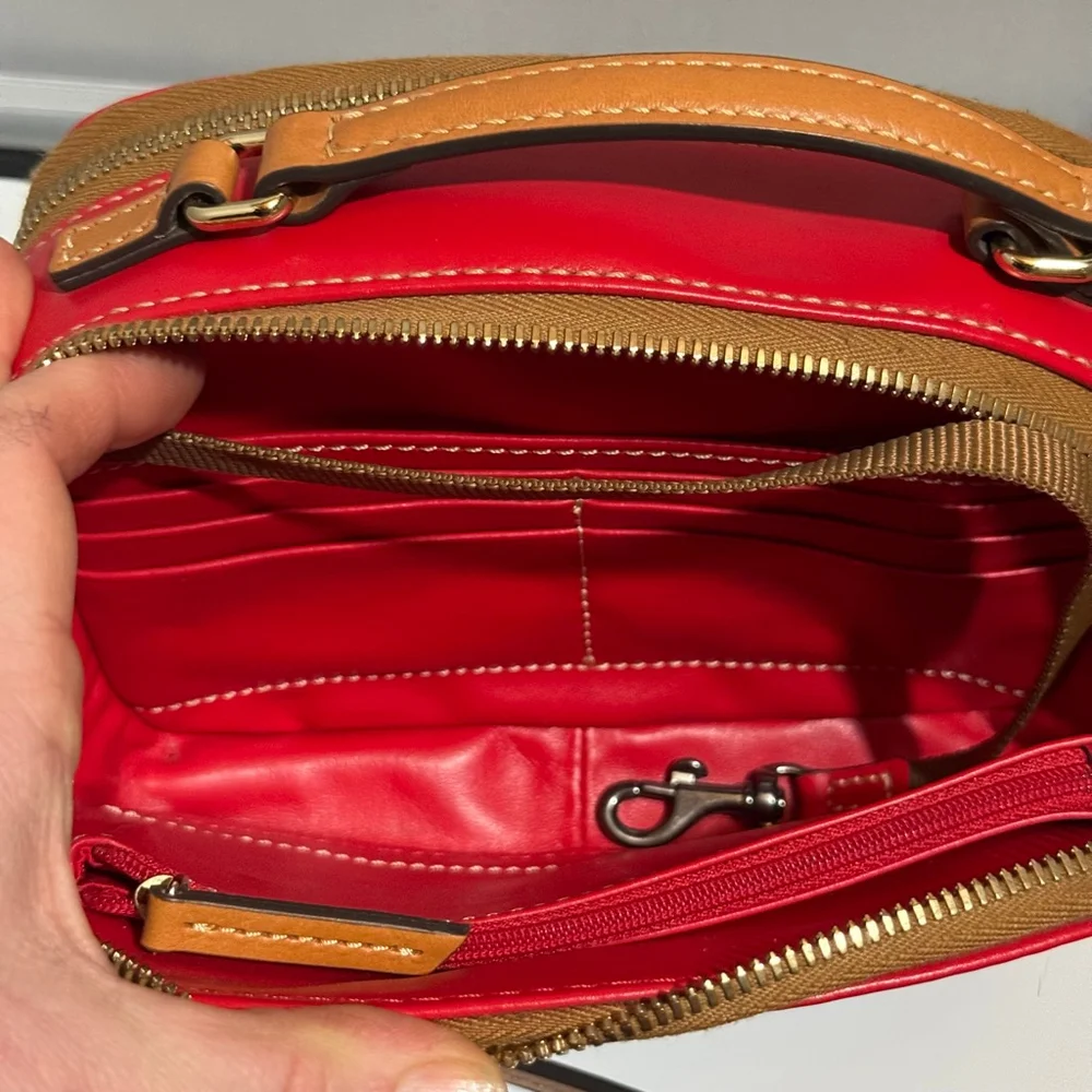 Dooney & Bourke Red Leather Belvedere Ambler Crossbody Bag, Like New, Authentic - Picture 7 of 12